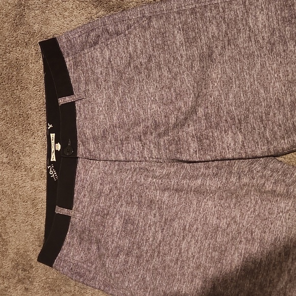 LOST Gray Casual Shorts - Picture 3 of 8